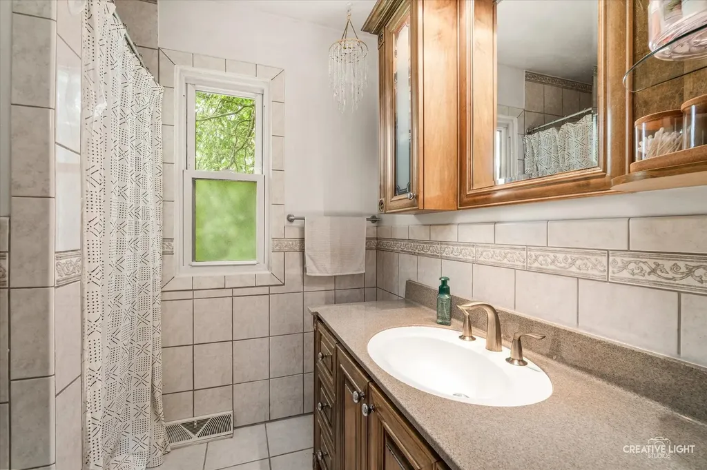 1350 Leverenz Road Naperville IL 60564