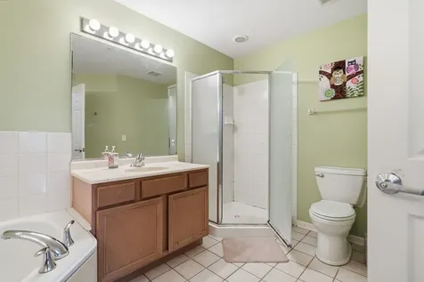 974 Kensington Drive Northbrook IL 60062