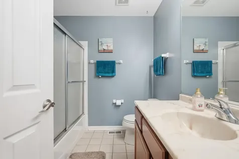 974 Kensington Drive Northbrook IL 60062