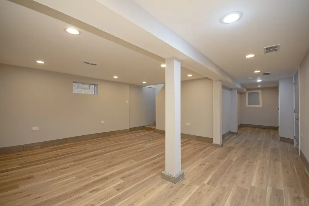 9605 South Greenwood Avenue Chicago IL 60628