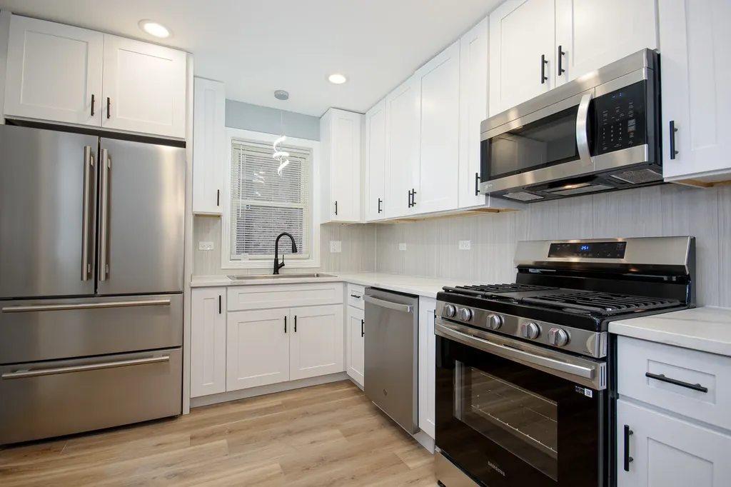 9605 South Greenwood Avenue Chicago IL 60628