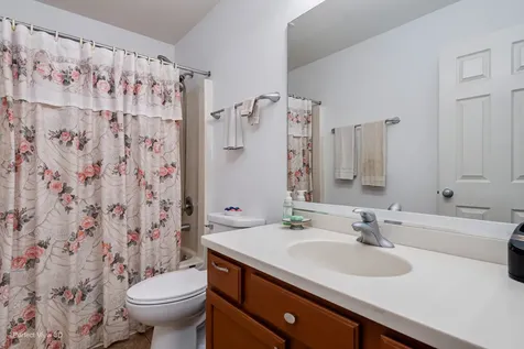 633 Versailles Drives Bartlett IL 60103