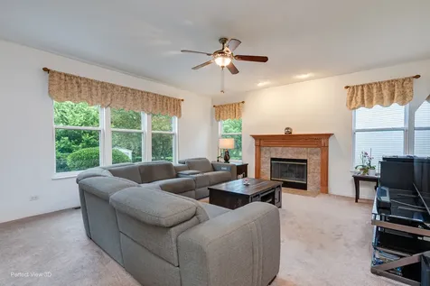 633 Versailles Drives Bartlett IL 60103