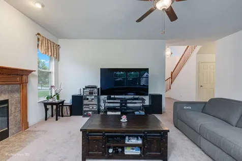 633 Versailles Drives Bartlett IL 60103