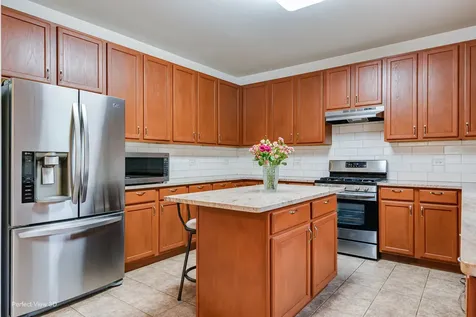 633 Versailles Drives Bartlett IL 60103
