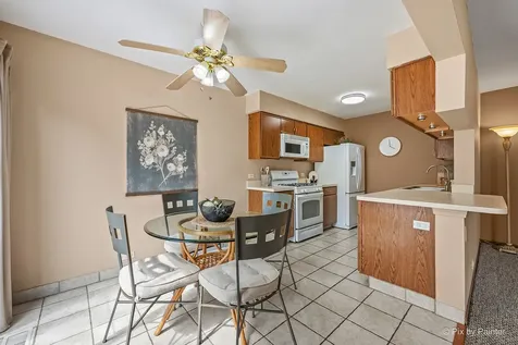 2102 Muirfield Circle Elgin IL 60123