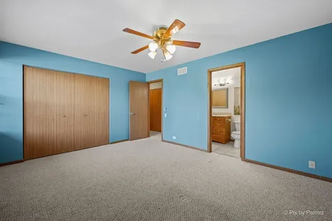 2102 Muirfield Circle Elgin IL 60123