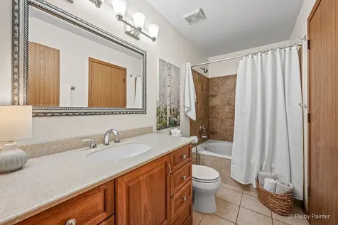 2102 Muirfield Circle Elgin IL 60123