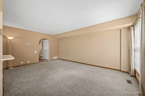 2102 Muirfield Circle Elgin IL 60123