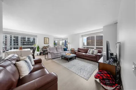 512 North Mcclurg Court Chicago IL 60611
