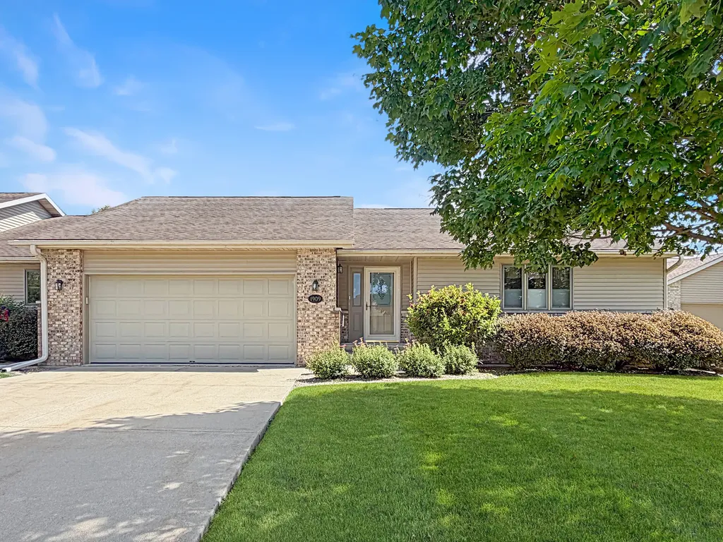 1909 Comanche Court Freeport IL 61032