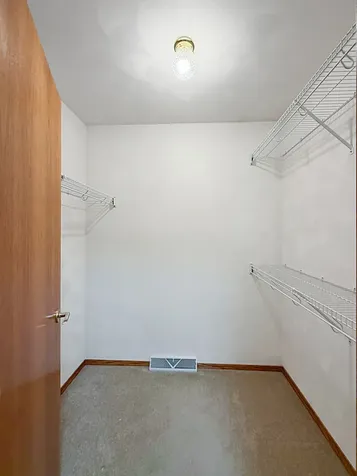 1909 Comanche Court Freeport IL 61032