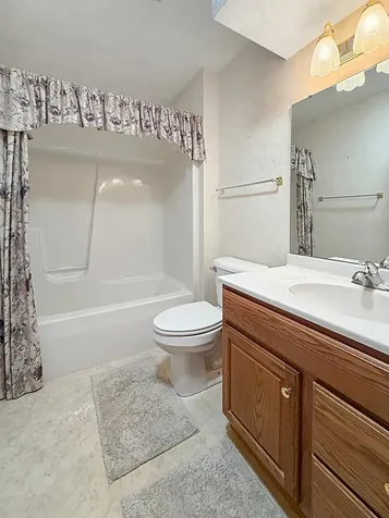 1909 Comanche Court Freeport IL 61032