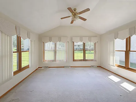 1909 Comanche Court Freeport IL 61032