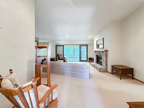 1909 Comanche Court Freeport IL 61032