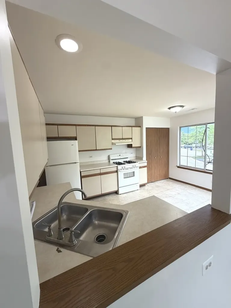 2123 Northwind Circle Schaumburg IL 60194