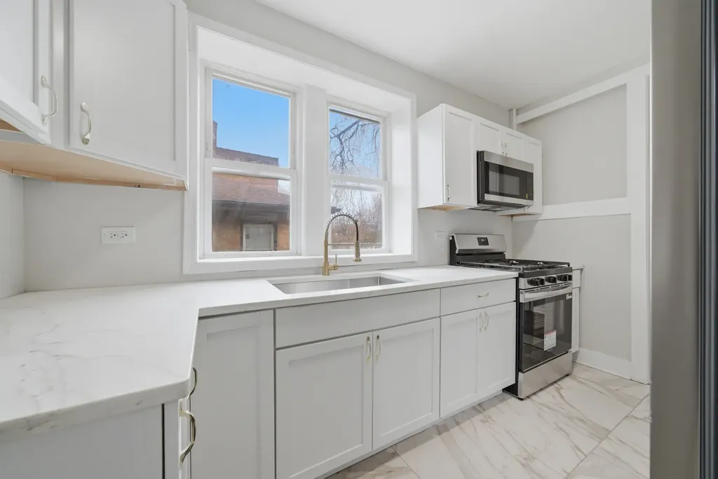 6623 South Vernon Avenue Chicago IL 60637