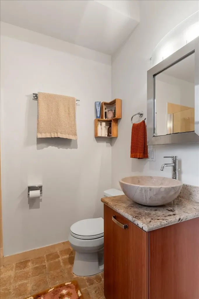 5611 North Glenwood Avenue Chicago IL 60660