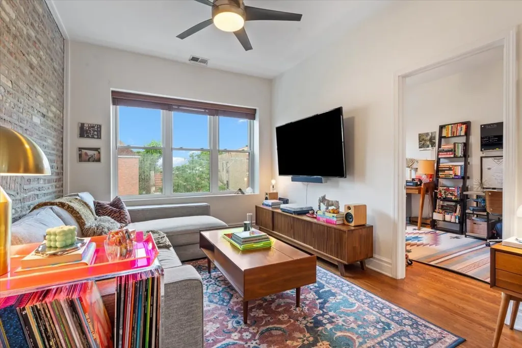 5611 North Glenwood Avenue Chicago IL 60660