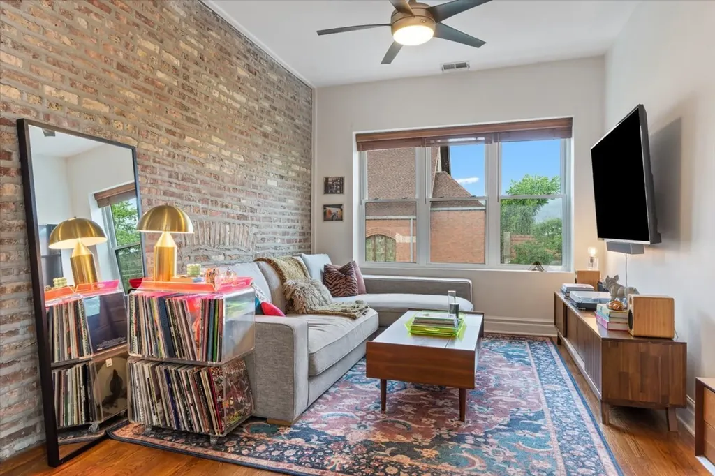 5611 North Glenwood Avenue Chicago IL 60660