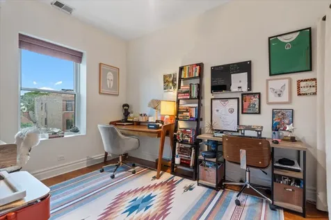 5611 North Glenwood Avenue Chicago IL 60660