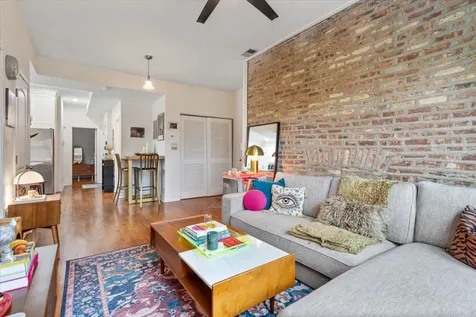 5611 North Glenwood Avenue Chicago IL 60660