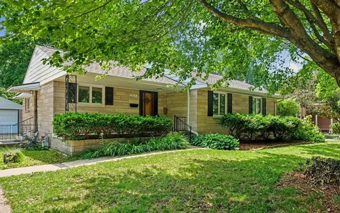 2112 Boudreau Drive Urbana IL 61801