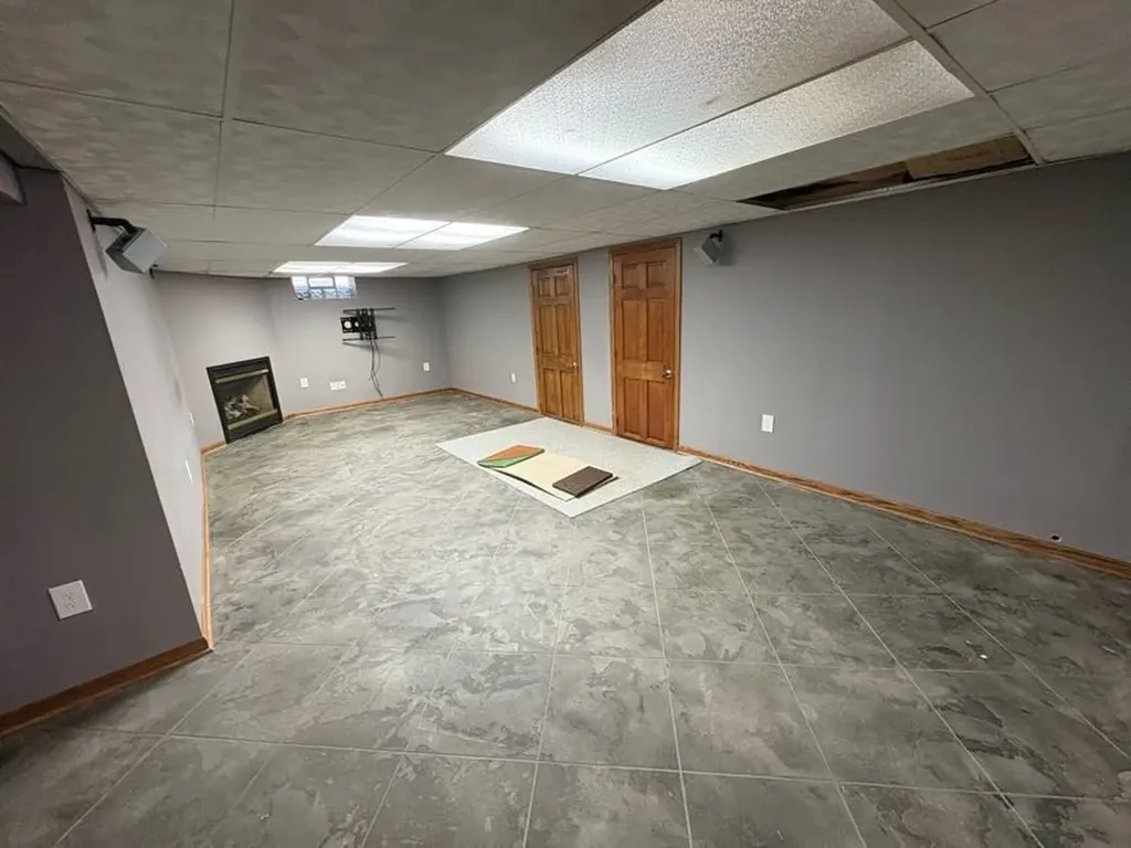126 North Illinois Avenue Villa Park IL 60181