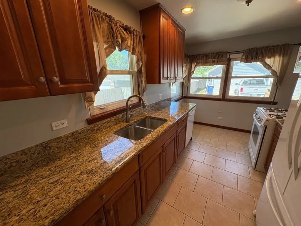 126 North Illinois Avenue Villa Park IL 60181