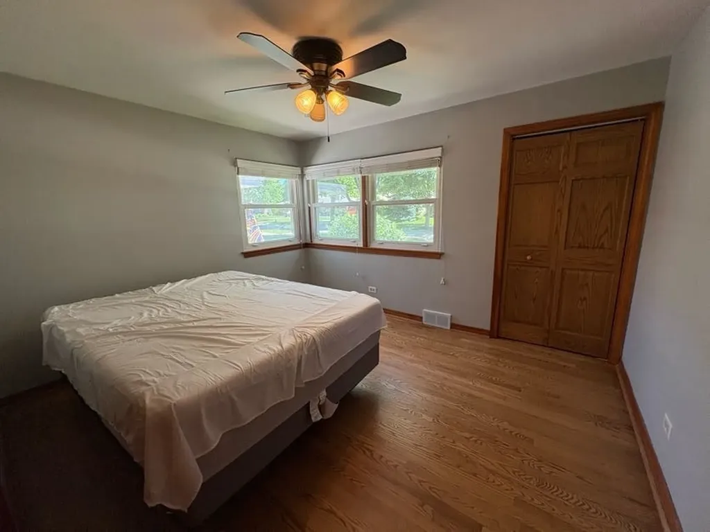 126 North Illinois Avenue Villa Park IL 60181