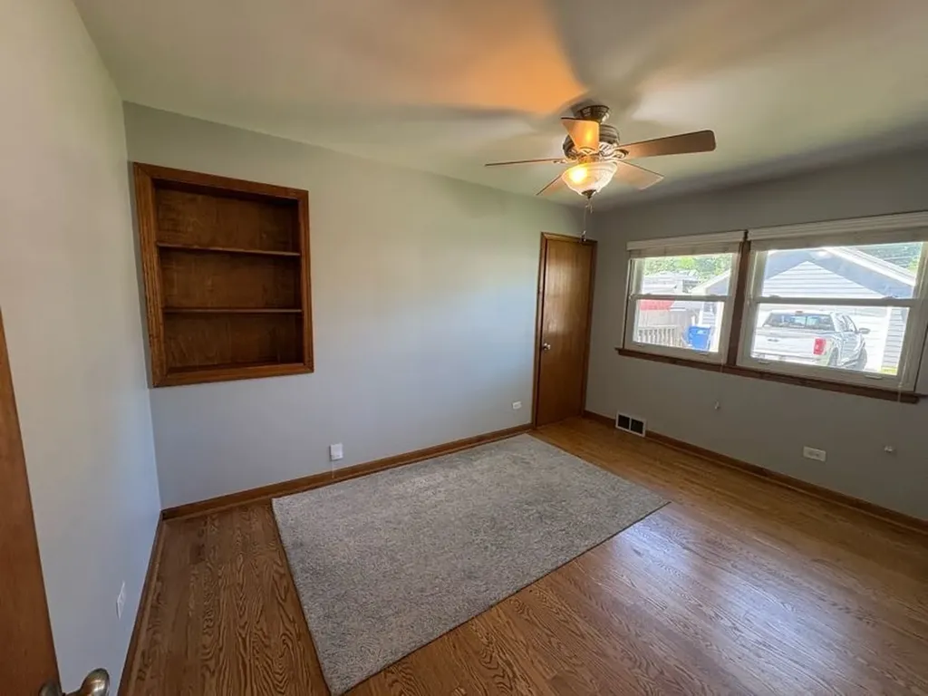 126 North Illinois Avenue Villa Park IL 60181