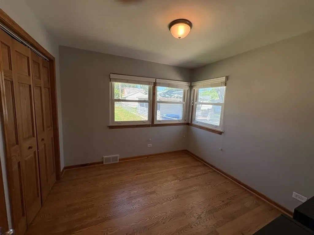 126 North Illinois Avenue Villa Park IL 60181