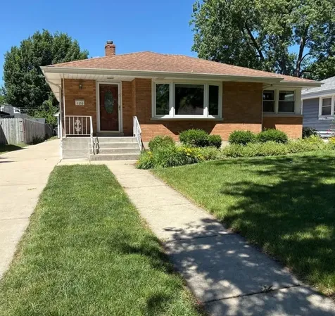 126 North Illinois Avenue Villa Park IL 60181