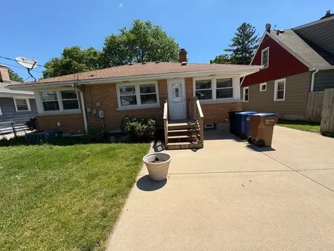 126 North Illinois Avenue Villa Park IL 60181