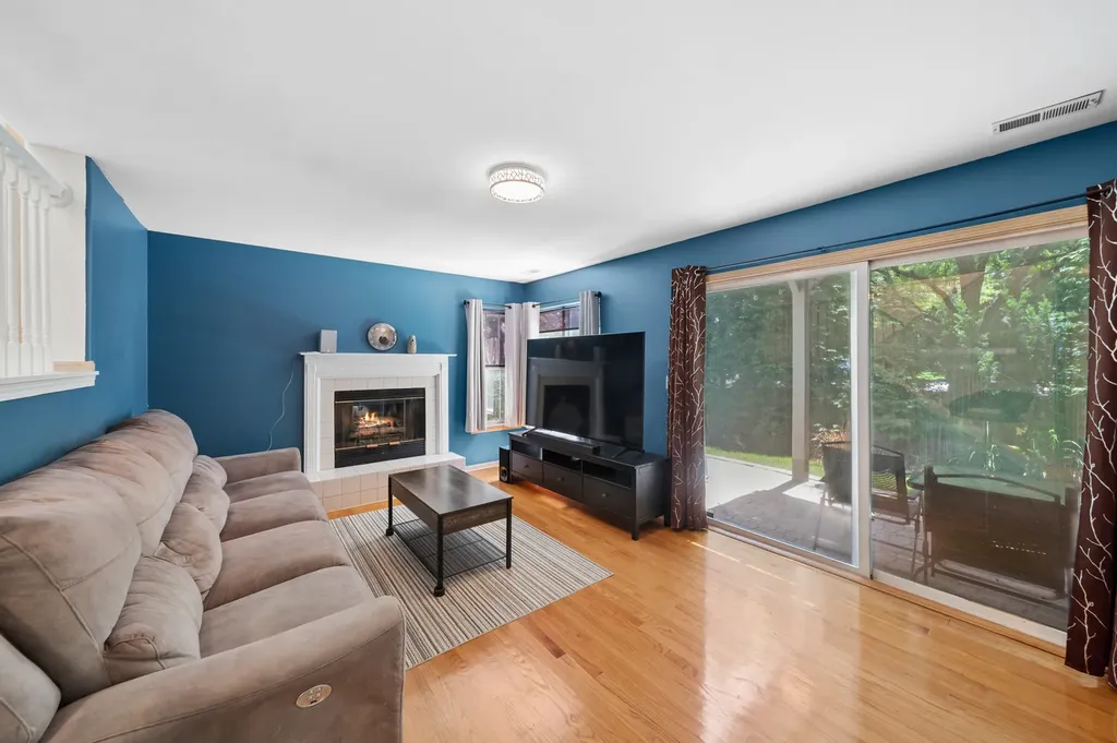2347 Old George Way Downers Grove IL 60515