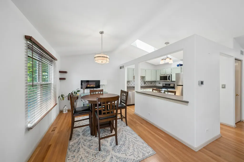 2347 Old George Way Downers Grove IL 60515