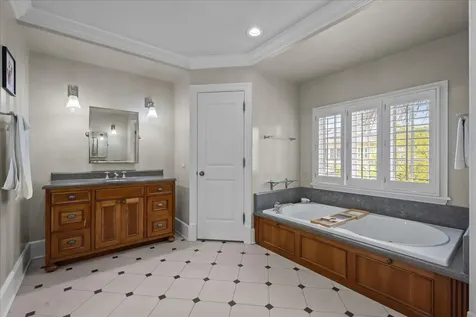 127 Glenwood Avenue Winnetka IL 60093