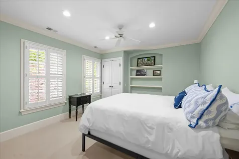 127 Glenwood Avenue Winnetka IL 60093