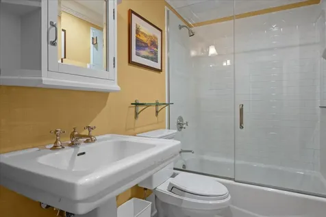 127 Glenwood Avenue Winnetka IL 60093