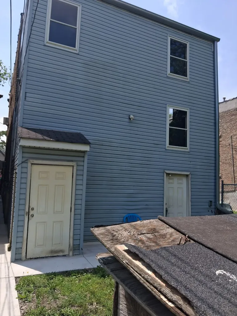 3912 West Fillmore Street Chicago IL 60624