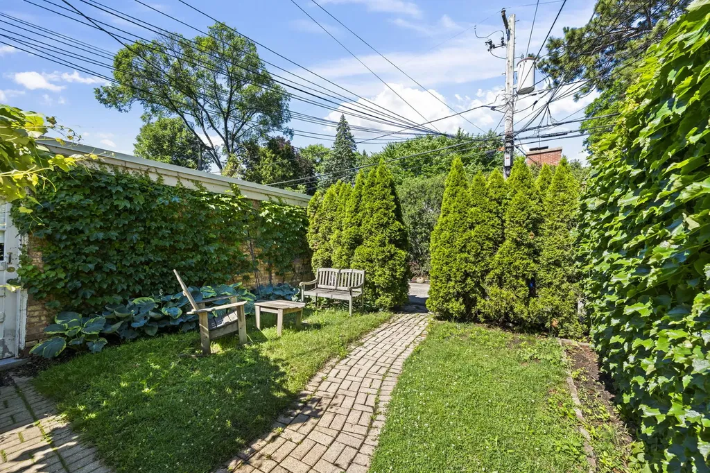 519 1/2 Ridge Road Wilmette IL 60091
