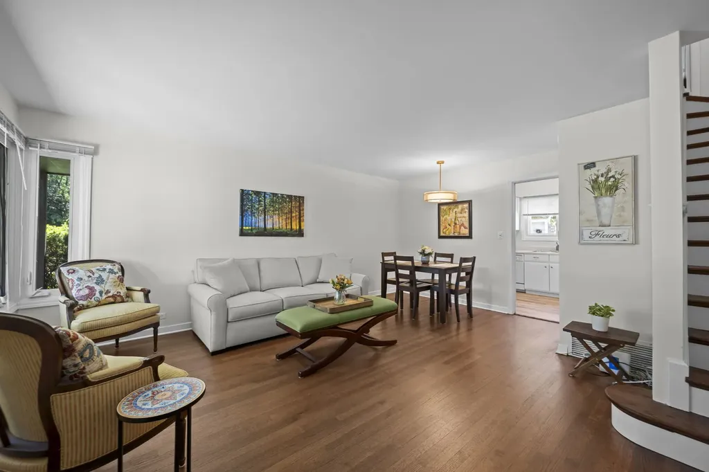 519 1/2 Ridge Road Wilmette IL 60091