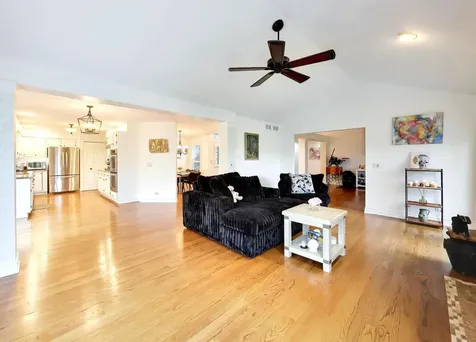 1605 Crowfoot Circle Hoffman Estates IL 60169