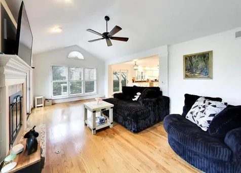 1605 Crowfoot Circle S Hoffman Estates IL 60169