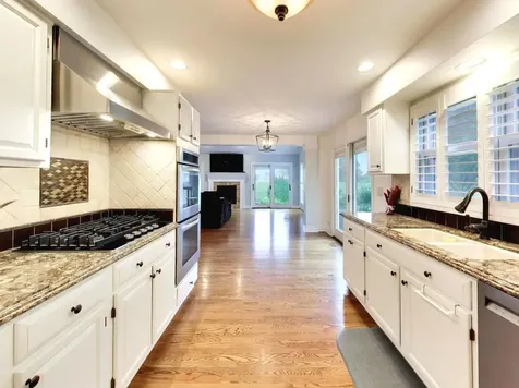 1605 Crowfoot Circle Hoffman Estates IL 60169