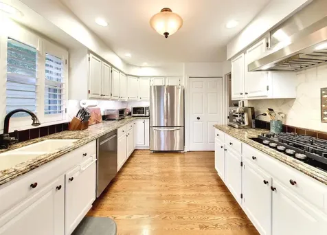 1605 Crowfoot Circle Hoffman Estates IL 60169