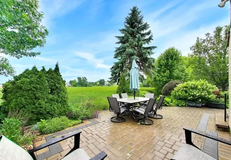 1605 Crowfoot Circle S Hoffman Estates IL 60169