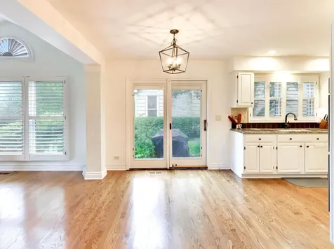 1605 Crowfoot Circle S Hoffman Estates IL 60169