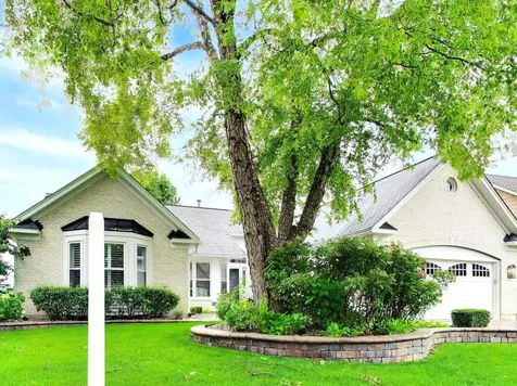 1605 Crowfoot Circle S Hoffman Estates IL 60169