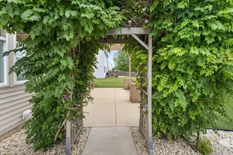 1675 Seaton Lane Elgin IL 60123